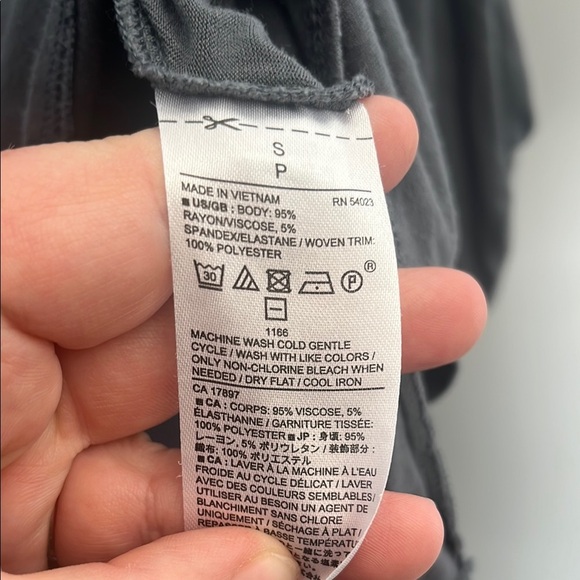 Women's Gray Button-Up Top - Picture 5 of 6